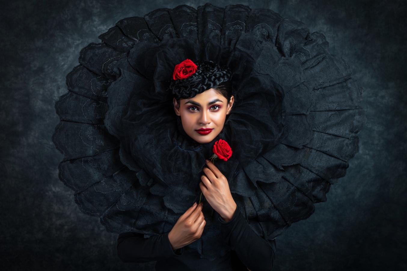 RUMI WITH ROSE 1562